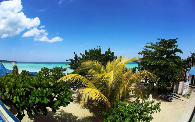 Negril Tree House Resort