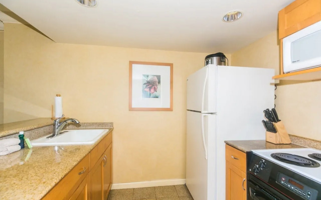 Spacious One Bedroom Harbor View Condos at Ilikai Marina With Private Balcony