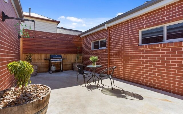 Coastal Vibe Apartments