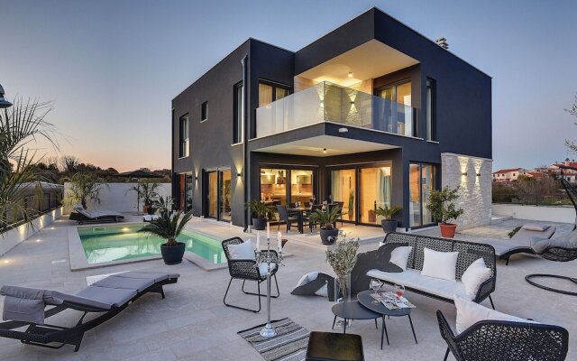 Luxurious Villa in Rovinj With Pool