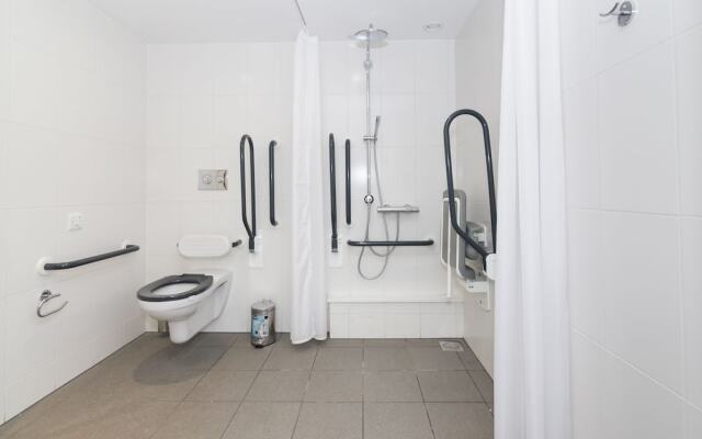 Central and Modern Studio in lively Liverpool