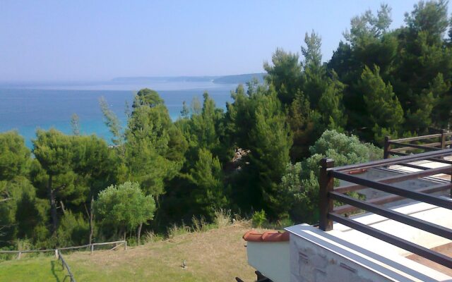 Beachside Haven, Poolside Serenity & Sunset Magic