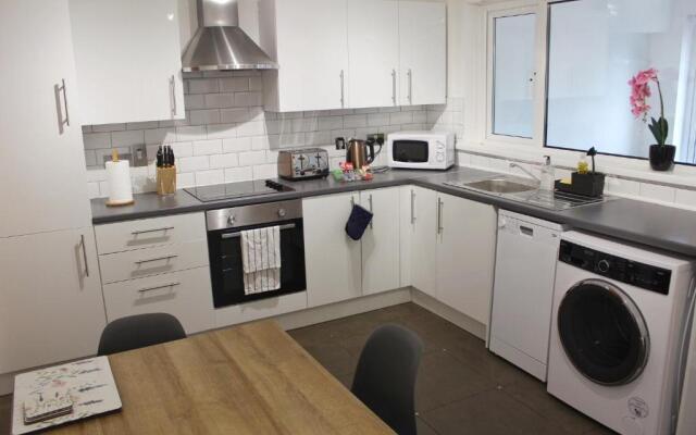 Anjore House - Modern Serviced Apartment in Belfast