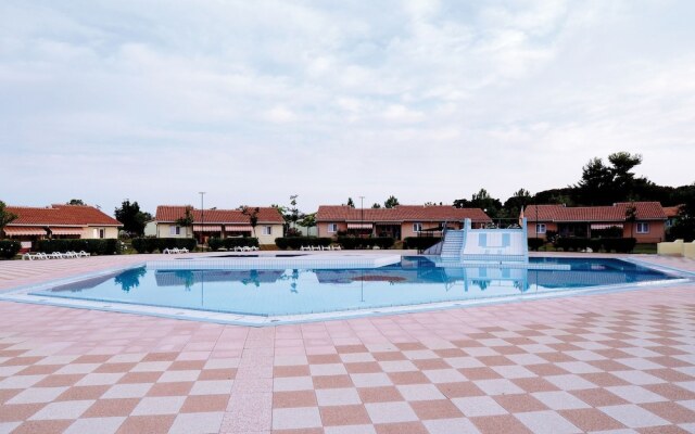 Carefully Furnished Bungalow With 2 Bathrooms, 7km From Pula