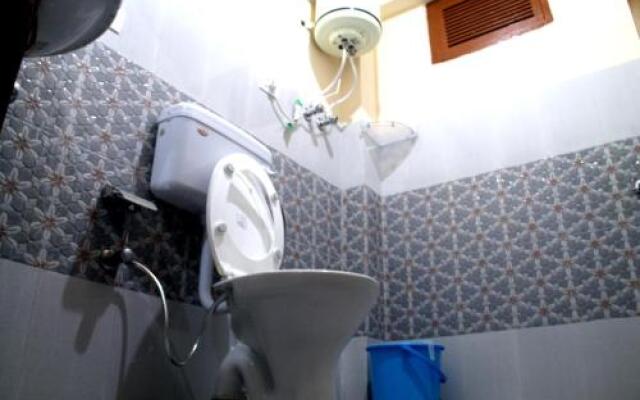 Bro's Backpacker's Fraternity House