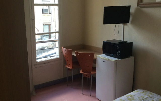 Отель Au Royal Mad