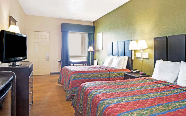 Red Roof Inn Plus+ Galveston - Beachfront