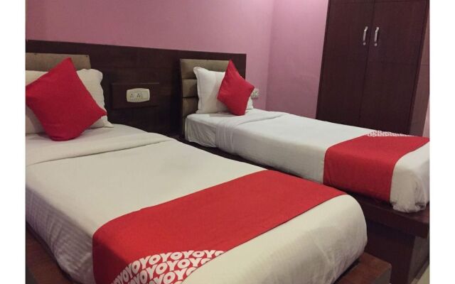 OYO 382 Madhura Inn