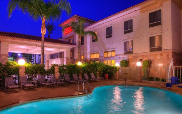 Hampton Inn & Suites Ontario