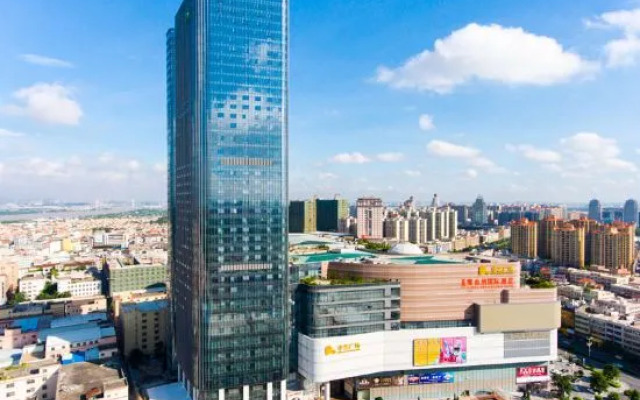 Vienna International Hotel (Zhongshan Old Town Huayi Plaza)