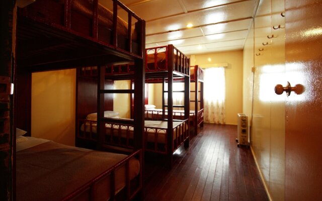 Laban Rata Resthouse - Hostel