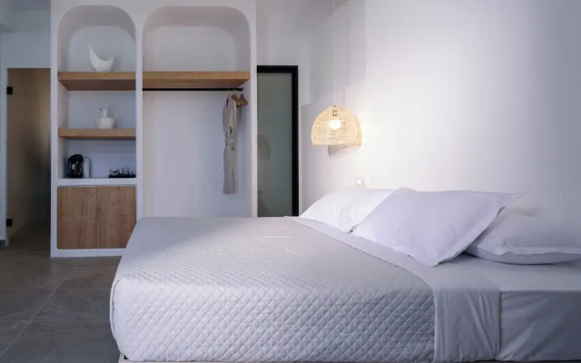 Elia Caldera Suites