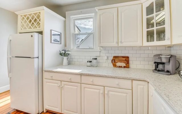 Charming Smithfield House: Walk to Downtown!