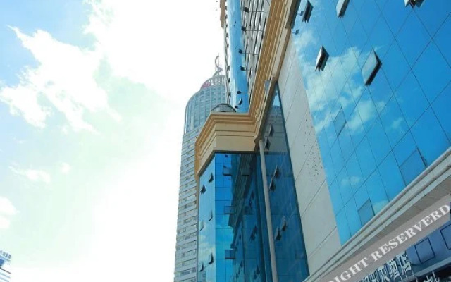 Qiu Sleeping Designer Hotel (Kunming Jinma Bijifang Nanping Pedestrian Street Branch)