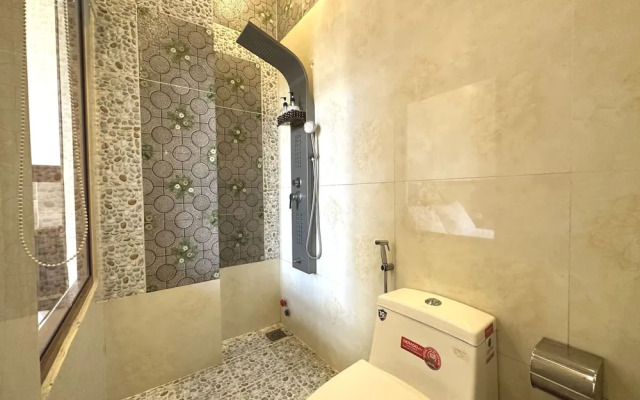 Capital O 1198 Dinh Loan Hotel