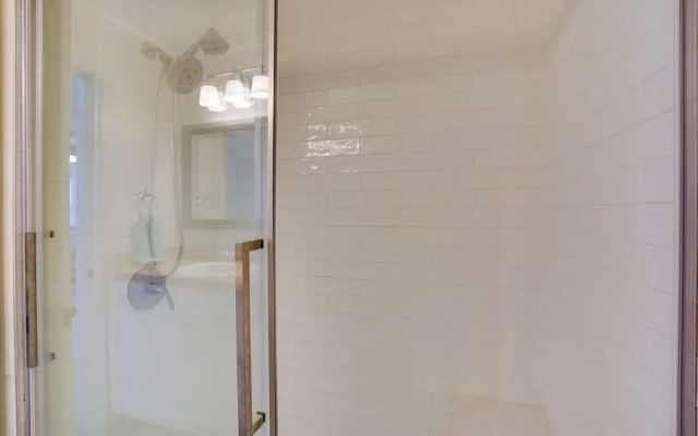 2 Mi to Bonita Beach: Bbq-ready Townhome!