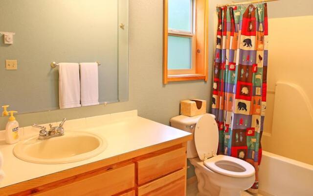 Alpine Adventure Lodge