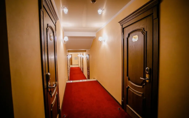 Отель «Аристократ»