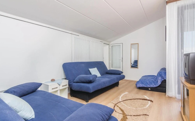 Beautiful Home in Cervar Porat With Wifi and 2 Bedrooms - Hotel in Porec - Photo 2