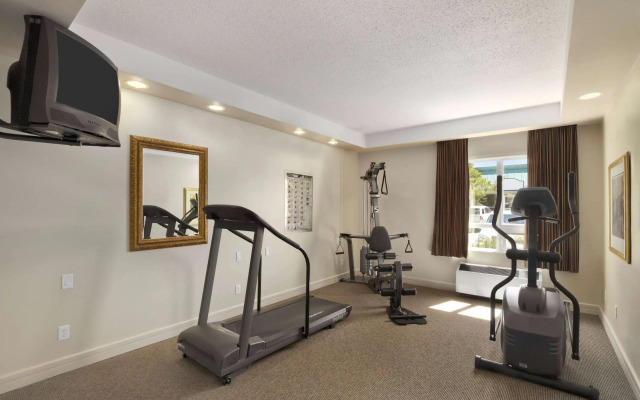 Travelodge by Wyndham Spruce Grove