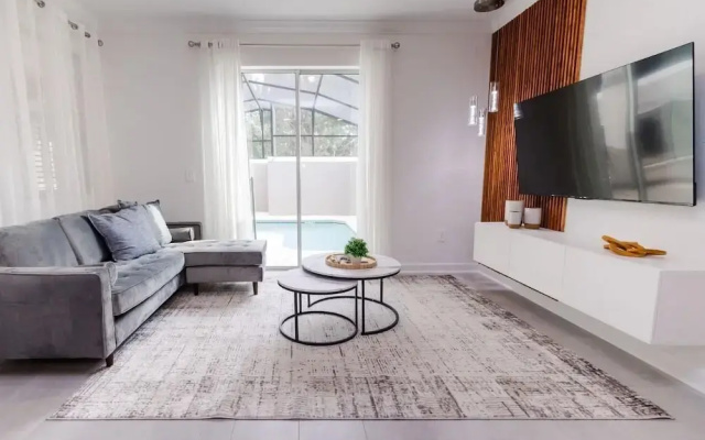 2489 RT - Ultimate Townhome Oasis With Pool