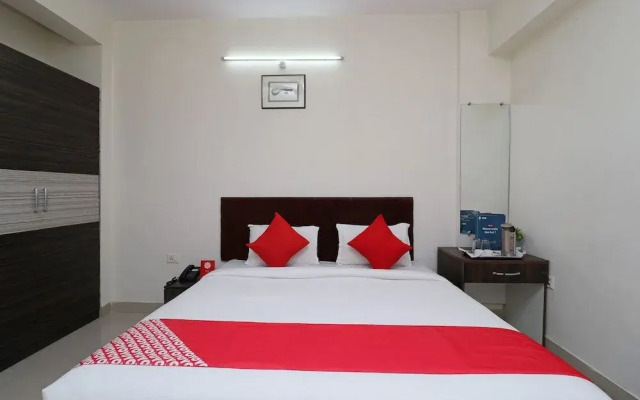 Oyo 6448 Hotel Smriti Grand