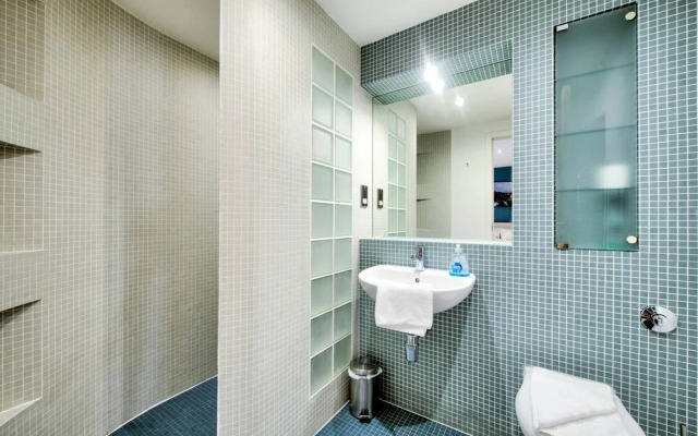 JOIVY New Town 3bed/2bath Apt With Free Parking & Lift!