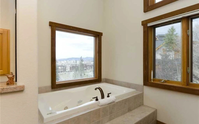 Ponderosa 6 Br Home by RedAwning