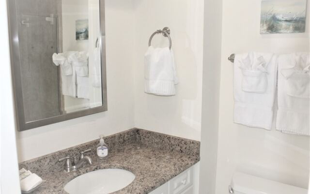 Jamaica Royale 504 - 2 Br Condo