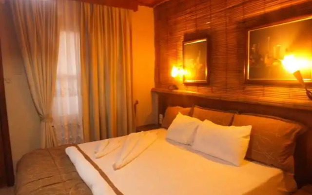 Sato Hotel Side