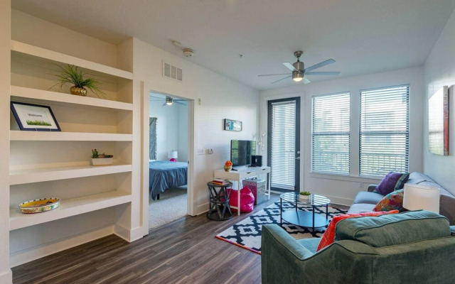 FRONTDESK NoHo Flats at North Hyde Park Apts Tampa