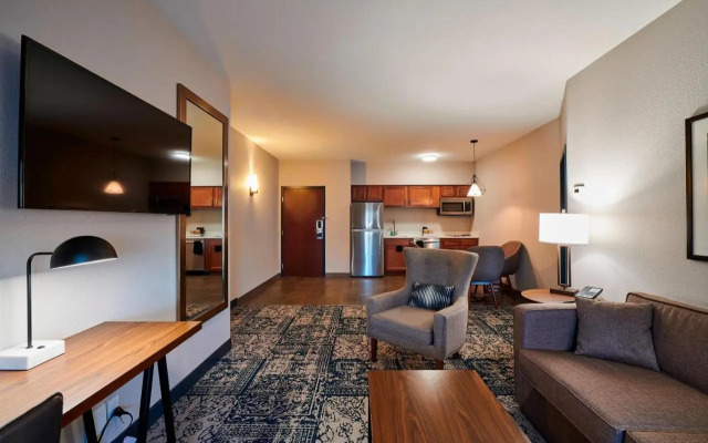 Clarion Hotel & Conference Ctr