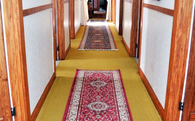 Braemar House B&B and YHA Hostel