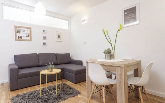 Apartment Maja - 50 m from beach : A2 Makarska, Riviera Makarska