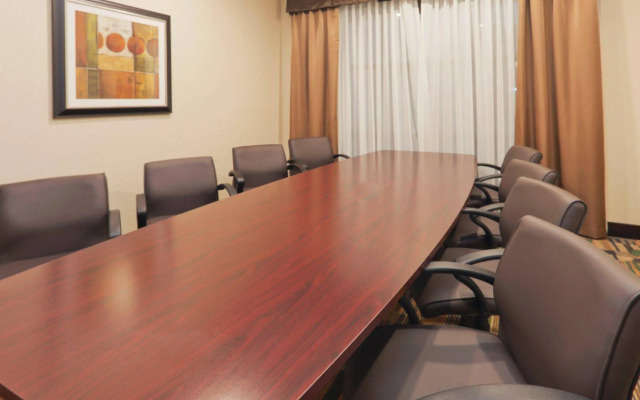 Quality Inn & Suites Downtown Mansfield