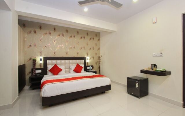 Oyo 4429 Vee Suites