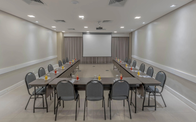 Hotel Deville Prime Cuiabá