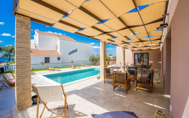 Villa Skyfall