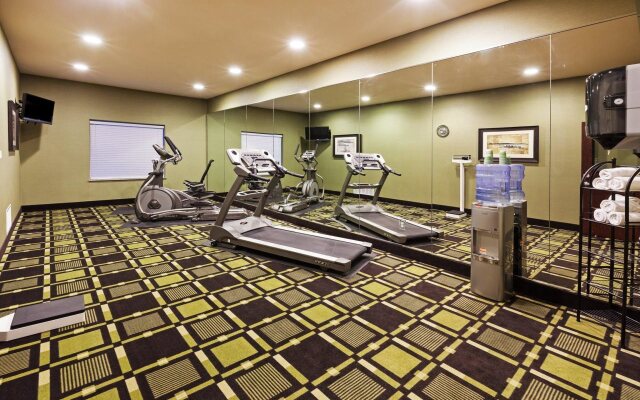 Holiday Inn Express Hotel & Suites Brady by IHG