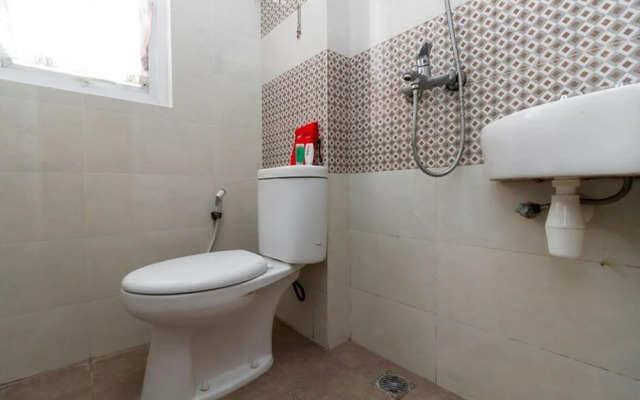 OYO Life 1609 Rawasari Residence
