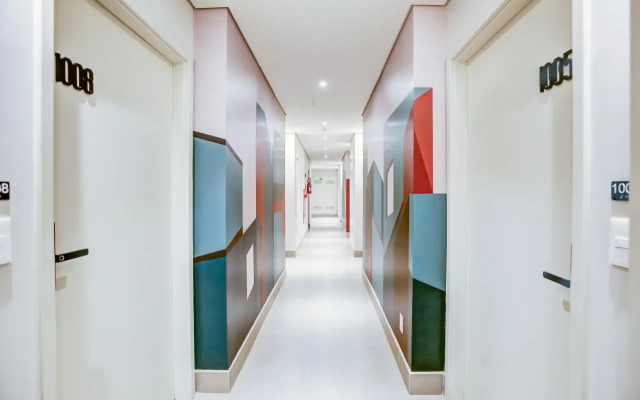 Roomo Brooklyn Studios
