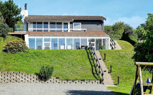 8 Person Holiday Home in Ebeltoft-by Traum