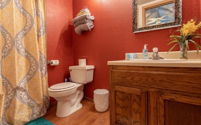 Happy Trails 2 Bedroom Condo by RedAwning
