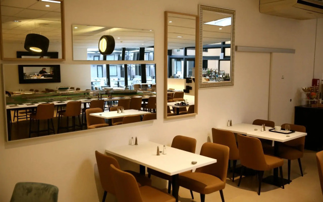 Hôtel Restaurant Le Nelio