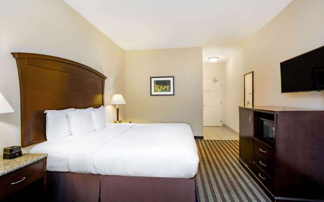 La Quinta Inn & Suites by Wyndham Fowler
