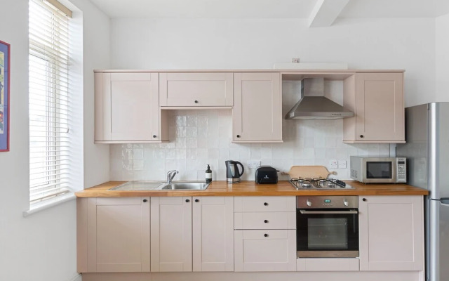 84A Albany Road