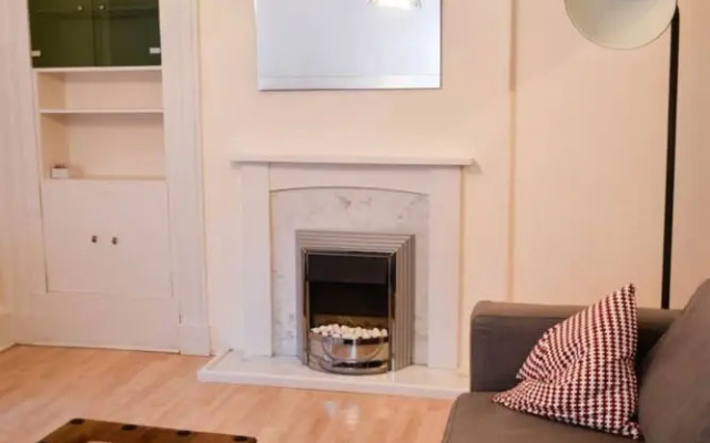 Stylish 2 Bedroom Apartment By Edinburgh Castle
