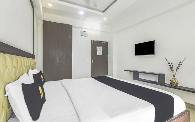 Super OYO Townhouse OAK The Platinum Studio 50