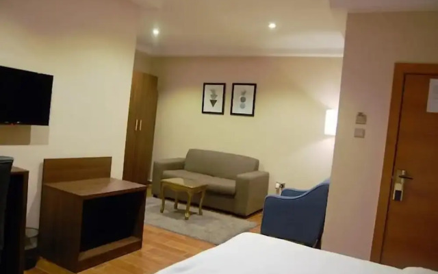 Continental Hotel by R&K Suites