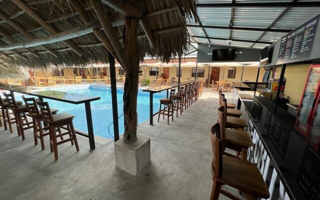 Hotel Blue Marlin - Nightclub & Sports Bar on Site